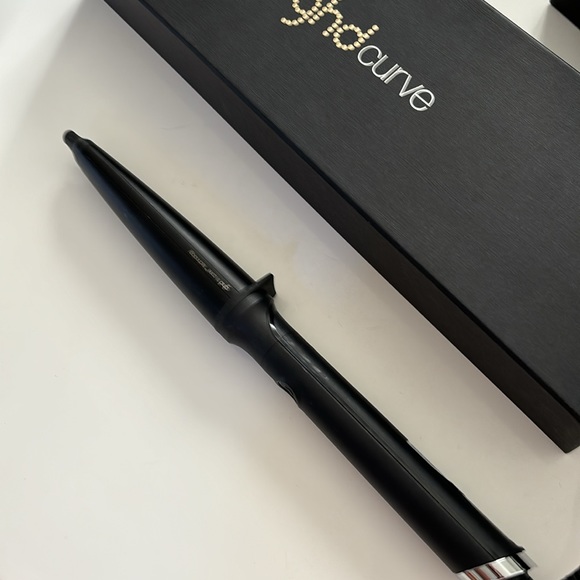 GHD Curve Curling Iron - Picture 5 of 14